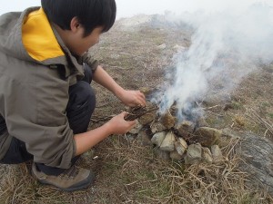 牛粪烤鸡腿 - 野人部落