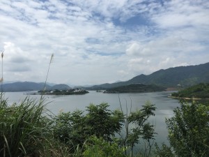 骑着摩托去露营 - 野人部落