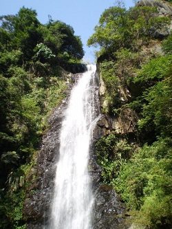 沽洋里瀑布探险